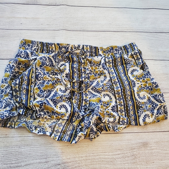 Gypsies & Moondust soft printed boho shorts. Size Large - Picture 1 of 5